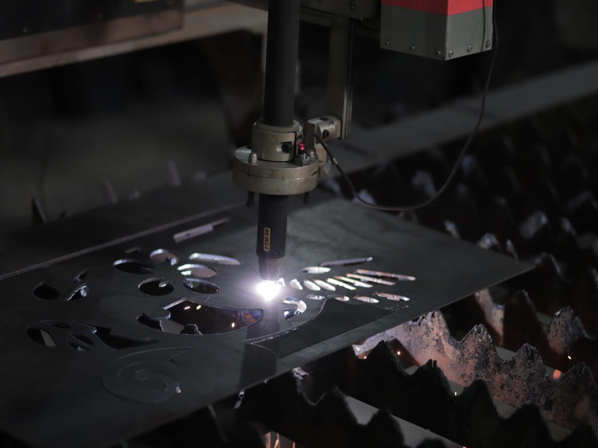 Hassas metal kesim uygulaması