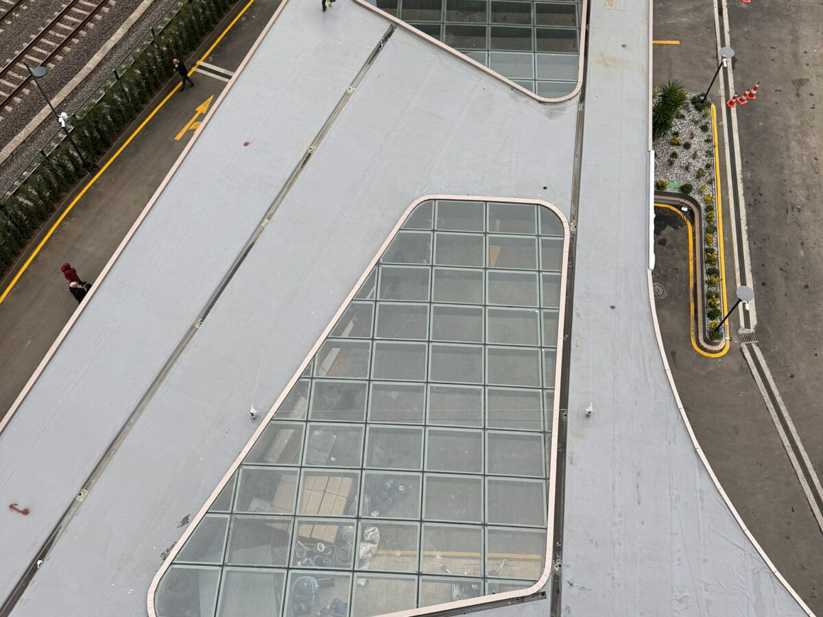 Acıbadem Hastanesi giriş kanopisi skylight cam tavan sistemi